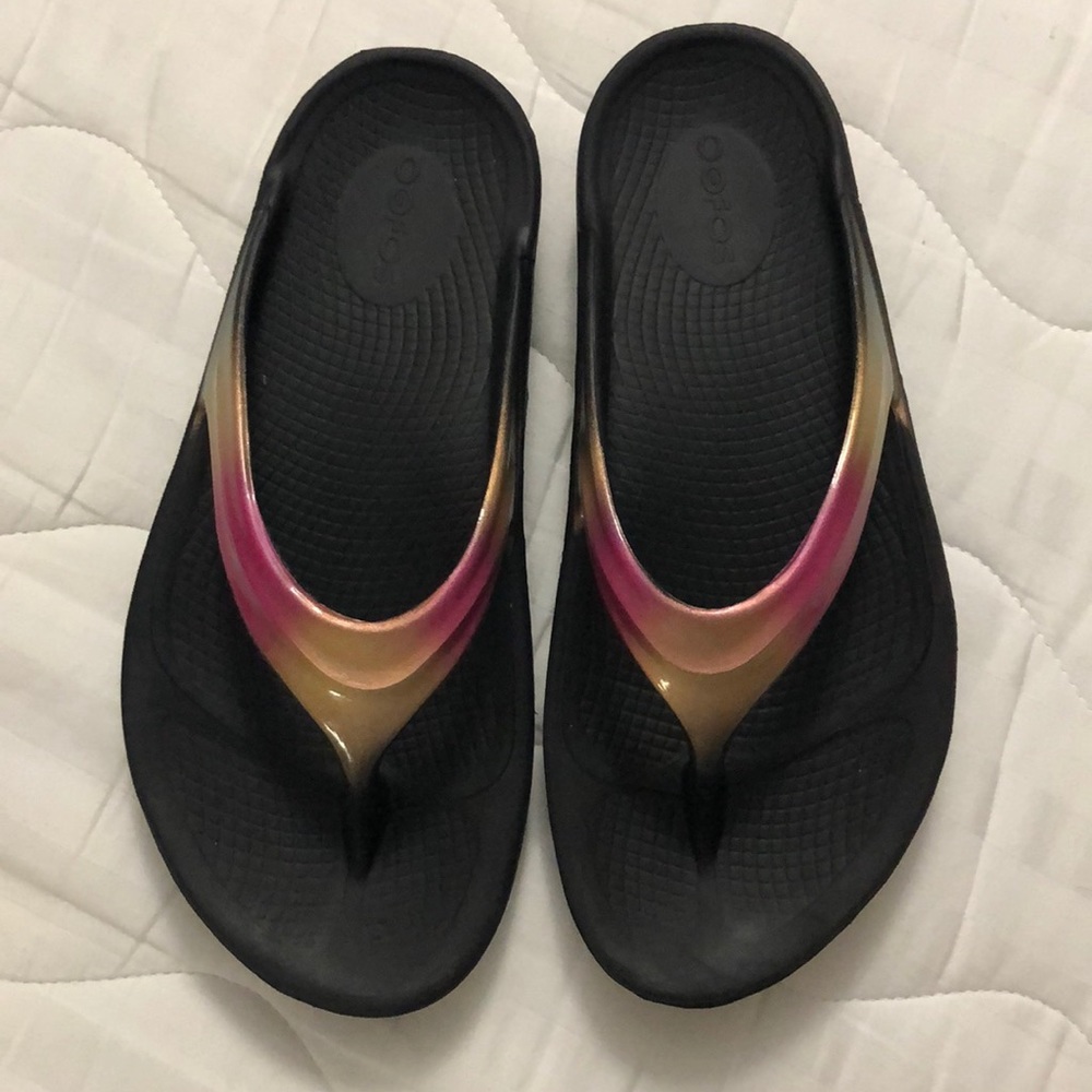 OOFOS Sandals